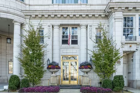 199 E Lake Shore Dr #3, Chicago, IL 60611