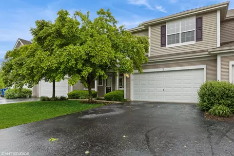 1532 Legacy Dr #3, Dekalb, IL 60115