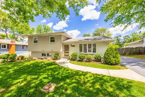 5805 Tennessee Ave, Clarendon Hills, IL 60514