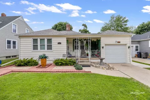 311 S Clifton Ave, Elgin, IL 60123