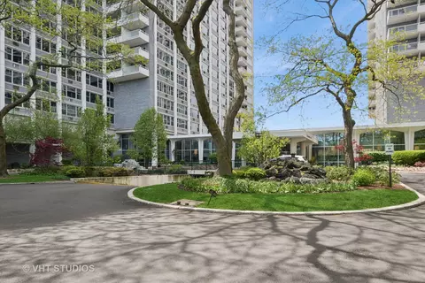 4250 N Marine Dr #1406, Chicago, IL 60613
