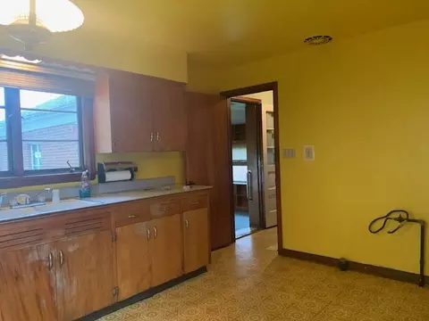 Kitchen - 321 E Washington St, Ottawa, IL 61350 photo 3 of 3