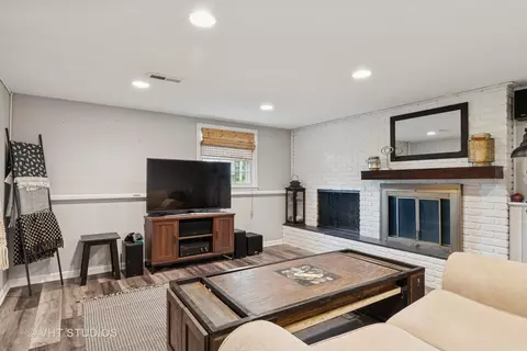 212 E 11th Ave, Naperville, IL 60563 photo 8