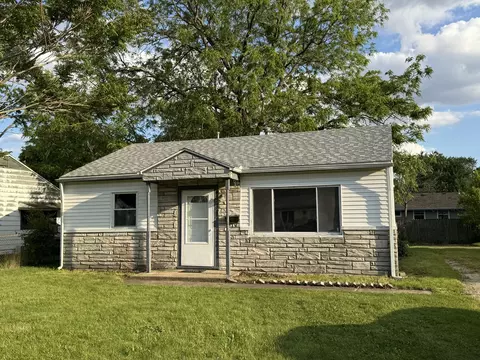 1012 Bel Aire Dr, Rantoul, IL 61866