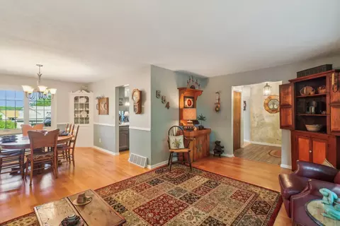 554 Baintree Rd, Davis, IL 61019 photo 9
