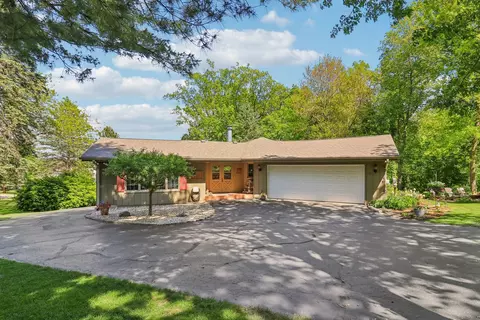 554 Baintree Rd, Davis, IL 61019