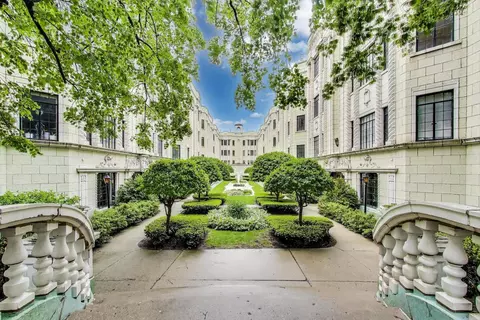 7350 N Ridge Blvd #21B, Chicago, IL 60645