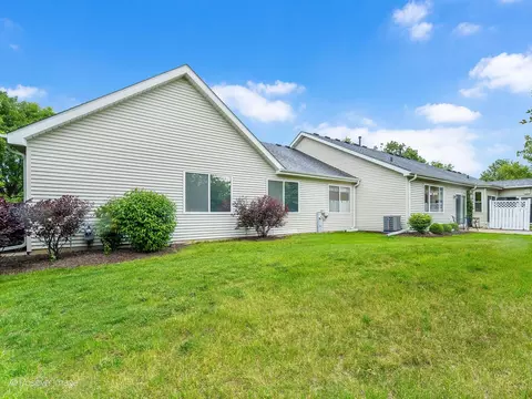 Exterior - 21142 W Braxton Ln #21142, Plainfield, IL 60544 photo 4 of 6