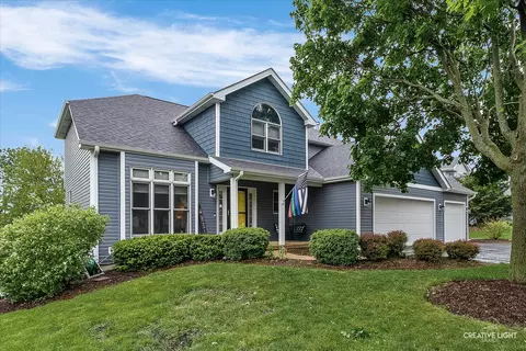 1041 Winslow Ave, Woodstock, IL 60098