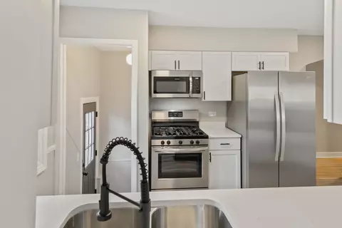 Kitchen - 3413 N Schultz Dr, Lansing, IL 60438 photo 2 of 3