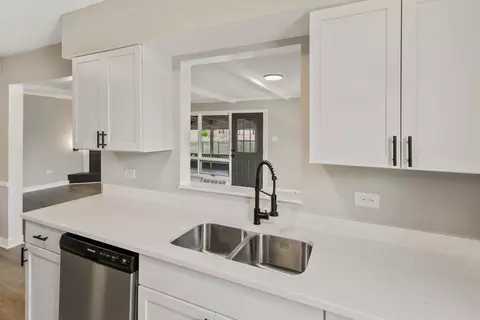 Kitchen - 3413 N Schultz Dr, Lansing, IL 60438 photo 3 of 3