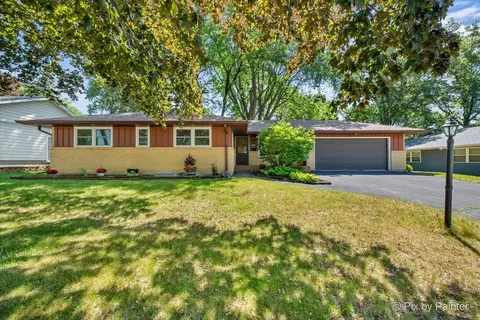 3611 Avondale Dr, Rockford, IL 61103