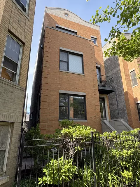 2918 W Palmer St #1, Chicago, IL 60647