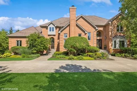 3 Shoreside Dr, South Barrington, IL 60010
