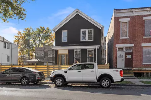 3455 W Walnut St, Chicago, IL 60624