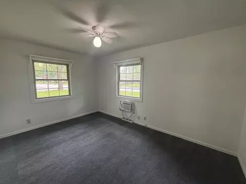 Bedroom - 85 Circle Dr E, Montgomery, IL 60538 photo 5 of 7