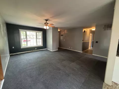 Living - 85 Circle Dr E, Montgomery, IL 60538 photo 1 of 3