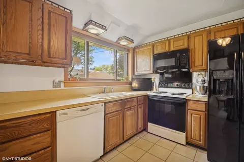 505 S George St, Mount Prospect, IL 60056 photo 6