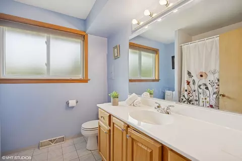505 S George St, Mount Prospect, IL 60056 photo 7
