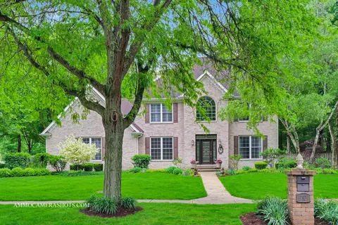 792 Black Walnut Dr, Sugar Grove, IL 60554