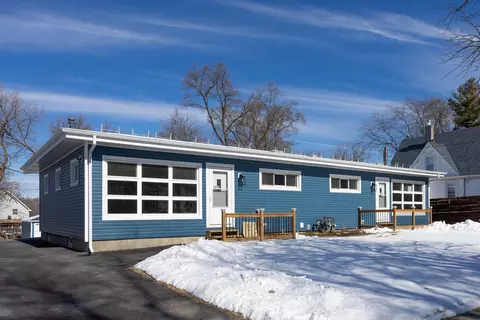 1210 Indian Ave, Aurora, IL 60505