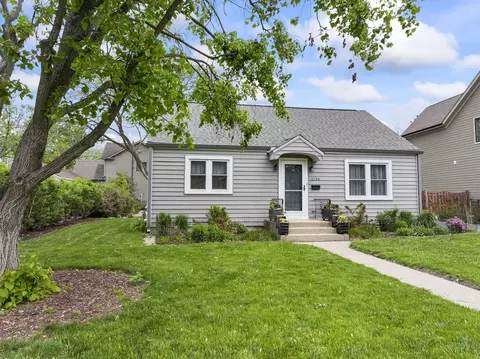 1136 Hazel Ave, Deerfield, IL 60015