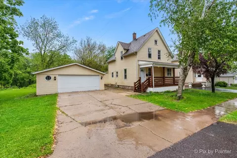 107 N Hayes St, Harvard, IL 60033
