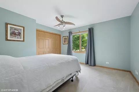 Bedroom - 810 Tamarac Dr, Algonquin, IL 60102 photo 2 of 3