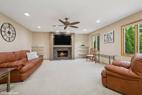 Living - 810 Tamarac Dr, Algonquin, IL 60102 photo 2 of 2