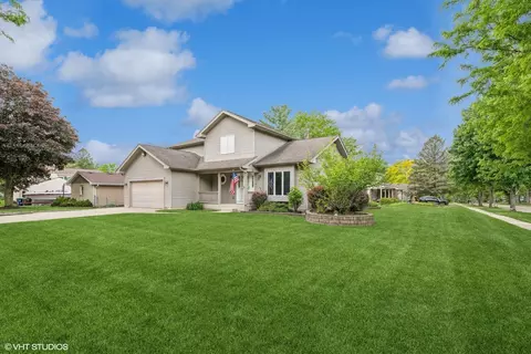 Exterior - 810 Tamarac Dr, Algonquin, IL 60102 photo 8 of 8