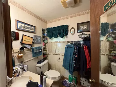 Bath - 35694 N Helendale Rd, Ingleside, IL 60041 photo 1 of 1