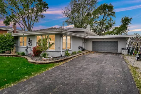 12506 S Austin Ave, Palos Heights, IL 60463