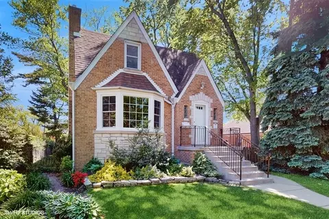 5247 Greenwood St, Skokie, IL 60077