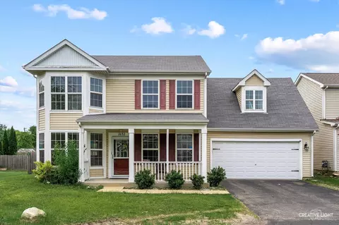 1632 Victoria Park Cir, Aurora, IL 60504