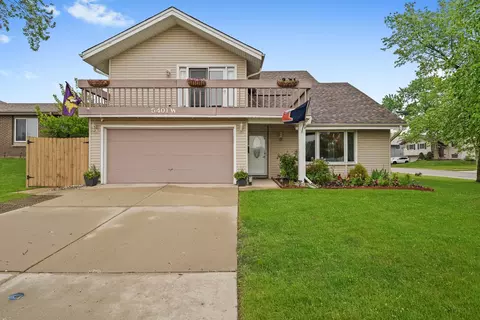 5401 W Arlington Dr, Hanover Park, IL 60133