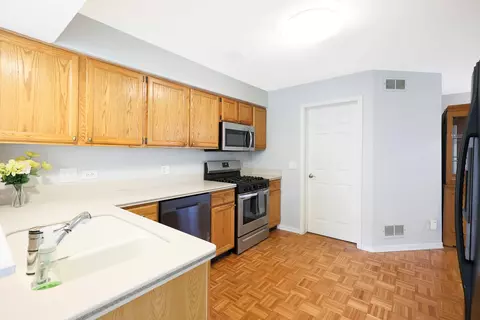 Kitchen - 876 Dandridge Ct, Elgin, IL 60120 photo 1 of 2