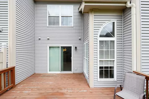 Exterior - 876 Dandridge Ct, Elgin, IL 60120 photo 4 of 5