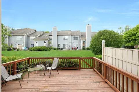 Exterior - 876 Dandridge Ct, Elgin, IL 60120 photo 3 of 5