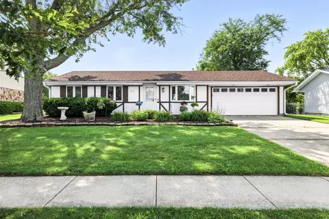 811 Sienna Dr, Schaumburg, IL 60193