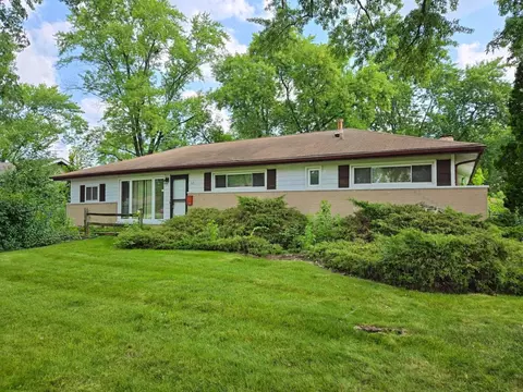 505 Geronimo St, Hoffman Estates, IL 60169