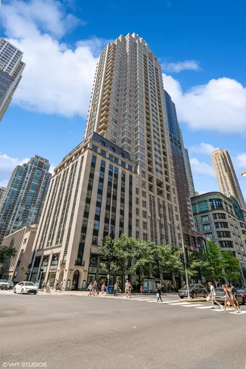 118 Erie St #21D, Chicago, IL 60611
