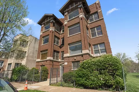 1026 E 46th St #3E, Chicago, IL 60653