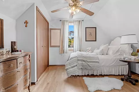 Bedroom - 10407 S Artesian Ave, Chicago, IL 60655 photo 5 of 6