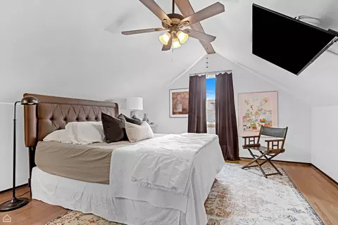 Bedroom - 10407 S Artesian Ave, Chicago, IL 60655 photo 4 of 6