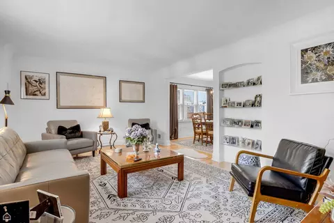 Living - 10407 S Artesian Ave, Chicago, IL 60655 photo 1 of 6