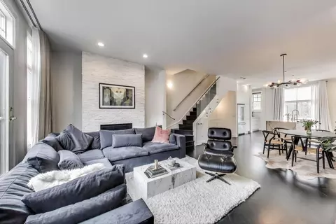 Living - 335 E Cullerton St, Chicago, IL 60616 photo 2 of 4