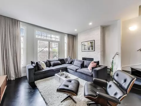 Living - 335 E Cullerton St, Chicago, IL 60616 photo 1 of 4