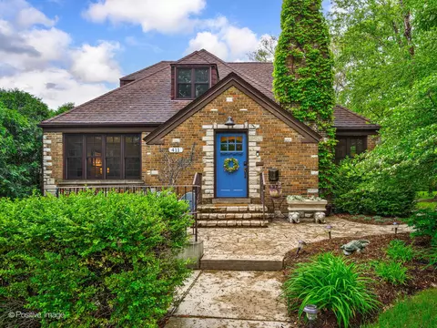 411 Linden Ave, Oak Park, IL 60302