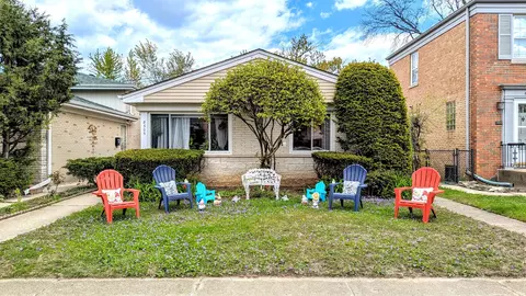 8305 Karlov Ave, Skokie, IL 60076