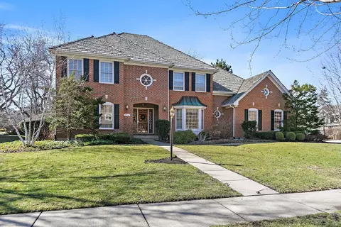 2716 Royal Kings Ct, Saint Charles, IL 60174